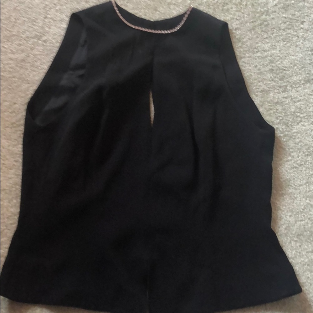 Ladies sleeveless top